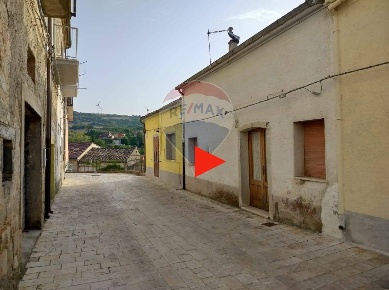 Foto Appartamento in Via Rossini, Orsara di Puglia di 120 m² con 3 locali
