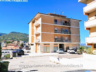 Foto Appartamento a Folignano Centro di 100 m² con 5 locali in vendita