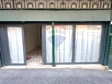 Foto Locale commerciale in Via Dei Monti Di Pietralata, Roma Pietralata