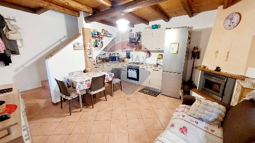 Foto Casa indipendente a Endine Gaiano Endine di 70 m² con 2 locali
