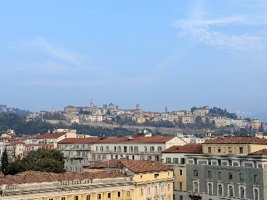 Foto Appartamento in Piazza Matteotti, Bergamo Centro di 45 m² con 2 locali