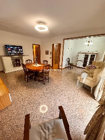 Foto Case semi ndipendenti a Montelabbate di 140 m² con 7 locali in vendita