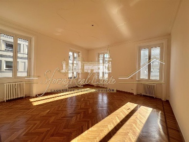 Foto Ufficio in P.zza S. Maria Beltrade, Milano Carrobbio di 216 m²