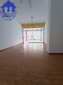 Foto Negozio in Via Don Milani, Bellaria-Igea Marina di 55 m² con 1 locali
