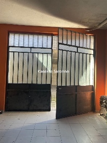 Foto Magazzino in Via Gasparoli, Cassano Magnago di 100 m² con 1 locali