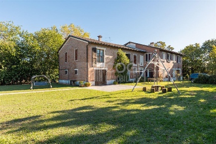 Foto Rustico a Imola Zona Industriale, Casola Canina di 338 m² con 6 locali