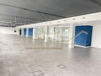 Foto Ufficio in Via Durando, Milano Bovisa di 1600 m² con 20 locali