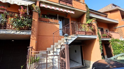 Foto Villa a schiera in Via Francesco De Sactis, Fonte Nuova Tor Lupara