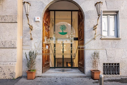 Foto Locale commerciale in Viale Monte Nero, Milano Montenero di 500 m²