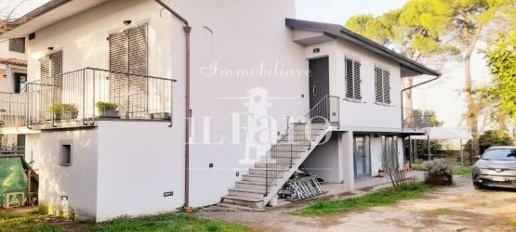 Foto Villa unifamiliare a Campi Bisenzio Sant'Angelo, Vingone di 250 m²