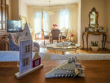 Foto Villa bifamiliare a Cascina Navacchio Nord - Zambra di 130 m²