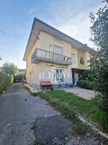 Foto Appartamento a Prato San Giorgio a Colonica di 132 m² con 5 locali