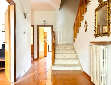 Foto Villa a schiera a Empoli Serravalle - Tinaia di 150 m² con 7 locali