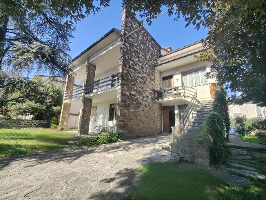 Foto Villa unifamiliare a Empoli Carraia - Torricelli di 450 m² in vendita
