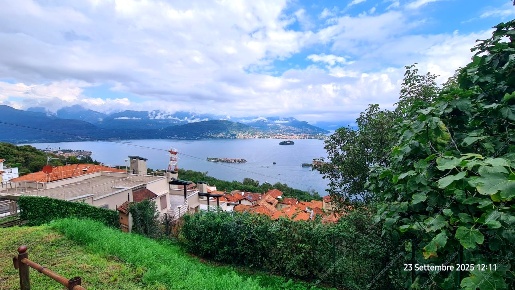 Foto Villa unifamiliare in Via Someraro, Stresa Someraro di 172 m²