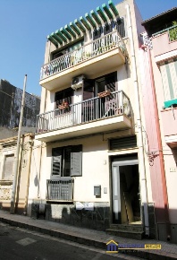 Foto Casa indipendente a Pachino Centro di 270 m² con 8 locali in vendita