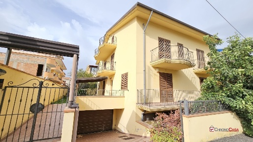 Foto Villa unifamiliare in CONTRADA TORRECAMPAGNA, Pace del Mela di 560 m²