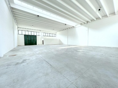 Foto Capannone industriale in via roma, Boara Pisani Retratti di 550 m²
