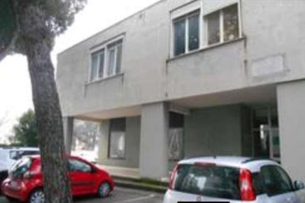 Foto Negozio in Via Salvo D'Acquisto, Pesaro Tombaccia di 140 m² in vendita