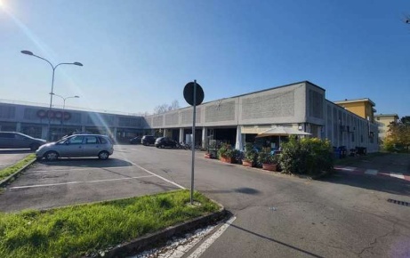 Foto Negozio in Piazzale Marco Polo, San Felice sul Panaro Centro di 71 m²
