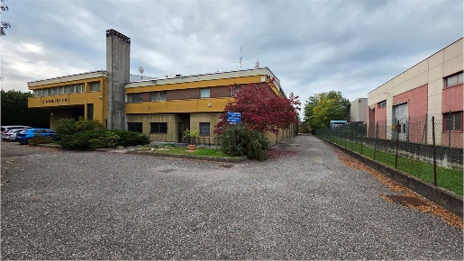 Foto Capannone industriale in Via Monviso 7, Locate Varesino di 2680 m²
