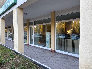 Foto Negozio a Ravenna di 165 m² con 1 locali in affitto