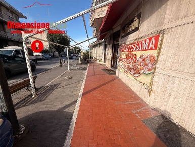 Foto Negozio in via circumvallazione 254, Nola Centro di 250 m² in vendita