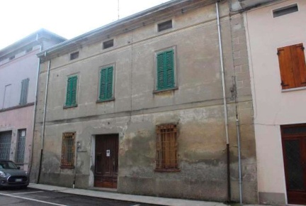 Foto Appartamento in Via G. Garibaldi 12, Pomponesco Centro di 217 m²