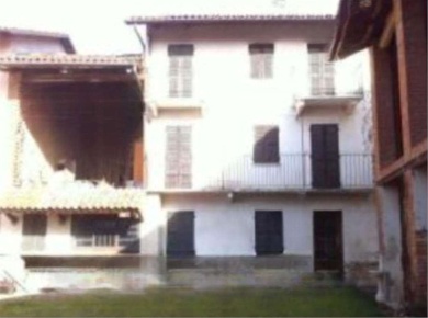 Foto Appartamento in Via Guglielmo Marconi, Cinaglio Centro di 289 m²