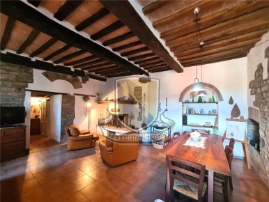 Foto Appartamento in MONTIERI, Montieri di 90 m² con 4 locali in vendita