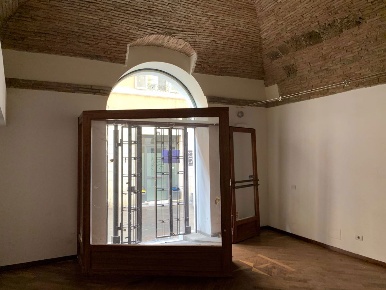 Foto Negozio in Via Locale commerciale VIA CAVOUR 71, Terni Centro Storico