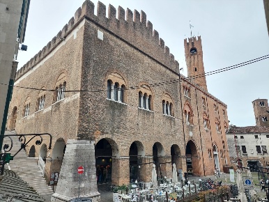 Foto Negozio in Via SAN MICHELE 3, Treviso Piazza dei Signori di 160 m²