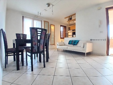 Foto Appartamento a Romans d'Isonzo Centro di 68 m² con 5 locali in vendita