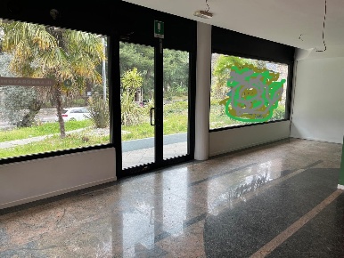 Foto Negozio in Via Largo Parolini 100, Bassano del Grappa Centro di 200 m²