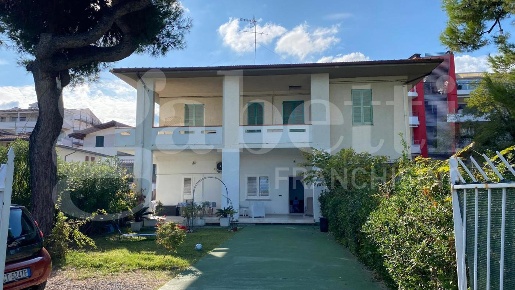 Foto Appartamento in Via Lungomare Sirena 18, Tortoreto Tortoreto Lido