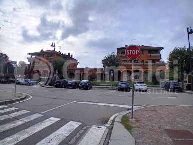 Foto Negozio in Via Risorgimento 36, Pantigliate di 92 m² in vendita