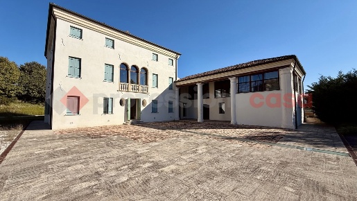Foto Appartamento in Via RE DI PUGLIE 2, Stra Centro di 180 m² con 5 locali