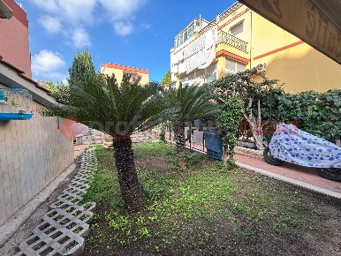 Foto Appartamento in Via Bellezza 42, Bari San Girolamo di 100 m²