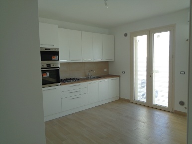 Foto Case indipendenti a Bari di 180 m² con 5 locali in affitto