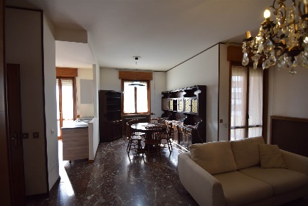 Foto Appartamento a Piacenza Centro Storico di 170 m² con 5 locali