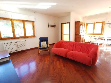 Foto Appartamento a Sinalunga di 300 m² con 8 locali in vendita