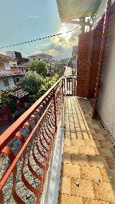 Foto Appartamento a Zafferana Etnea Centro di 226 m² con 3 locali