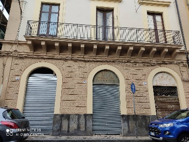 Foto Attività commerciale a Catania Centro Storico di 135 m² con 3 locali