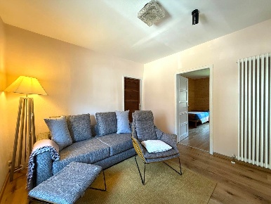 Foto Appartamento in Via Europa  26, Mese di 85 m² con 5 locali in vendita