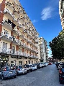 Foto Appartamento in Via Settembrini  24, Salerno Torrione di 95 m²