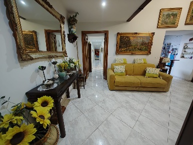 Foto Appartamento in via giuseppe ribera, Napoli Vomero di 130 m²