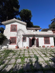 Foto Villa bifamiliare in Via della Darsena Verde 2, Sabaudia di 195 m²