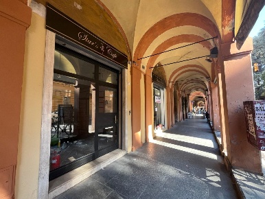 Foto Locale commerciale in Via Saragozza 157, Bologna Saragozza fuori Porta