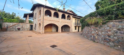 Foto Villa singola a Leno Centro di 698 m² con 5 locali in vendita