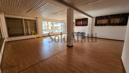 Foto Ufficio a Senigallia Lungomare di Ponente di 90 m² con 4 locali